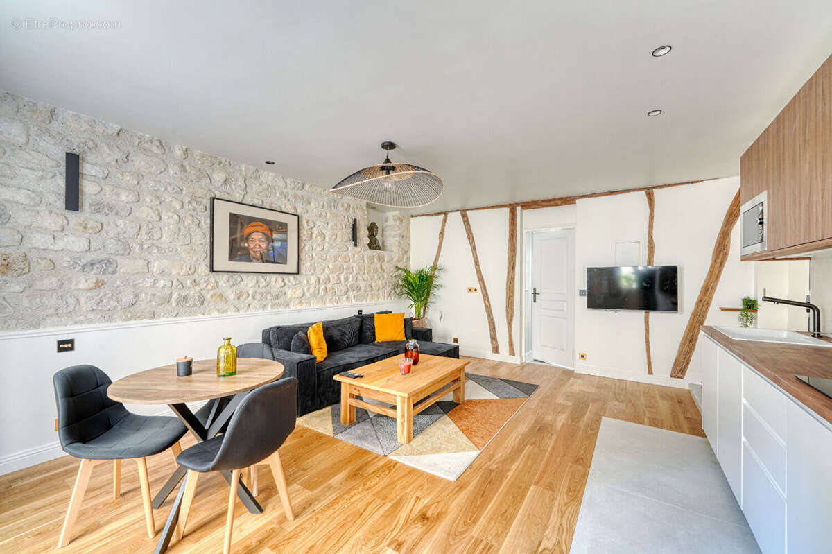 Appartement à PARIS-18E