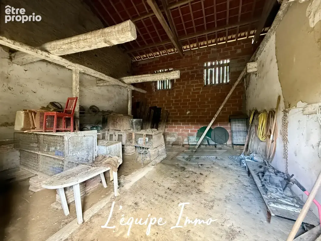 Ferme à rénover avec dépendances sur 2ha environ - photo 10