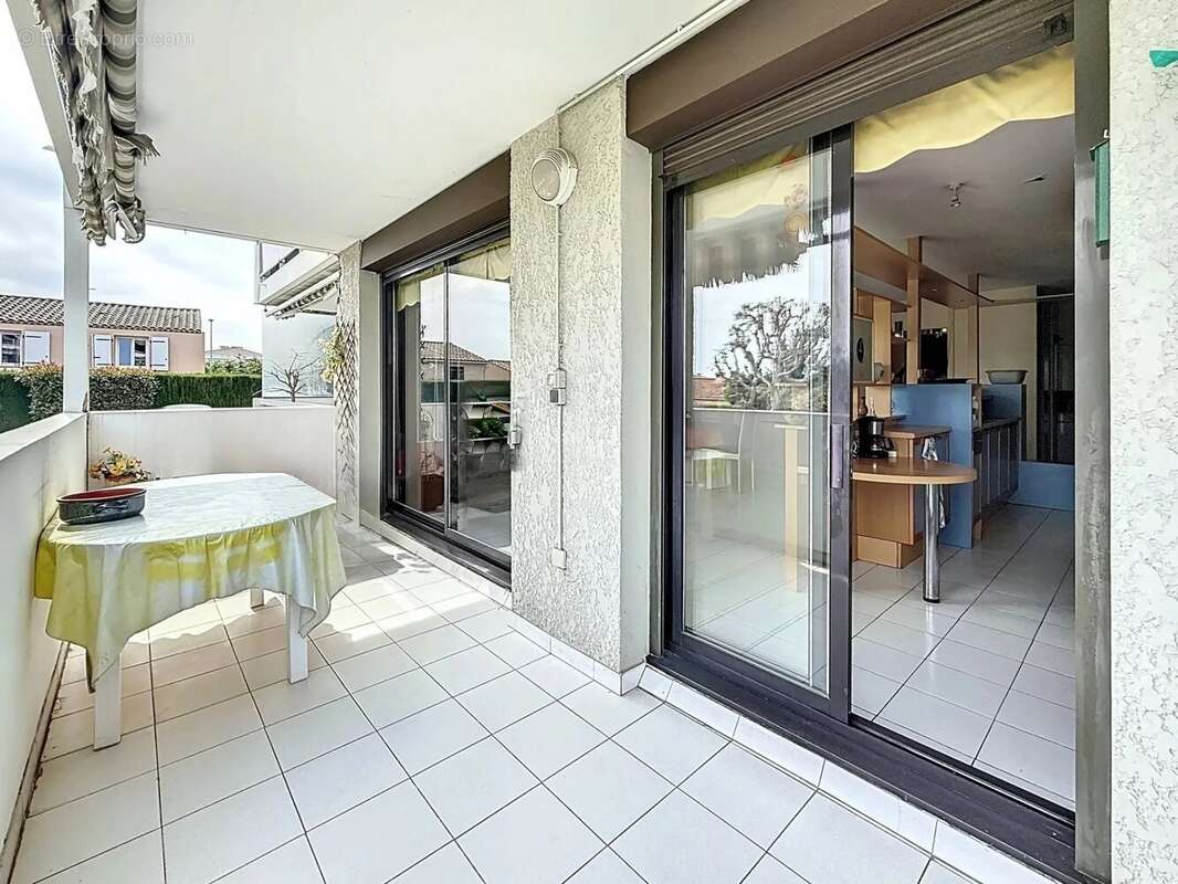 Appartement à SAINT-LAURENT-DU-VAR