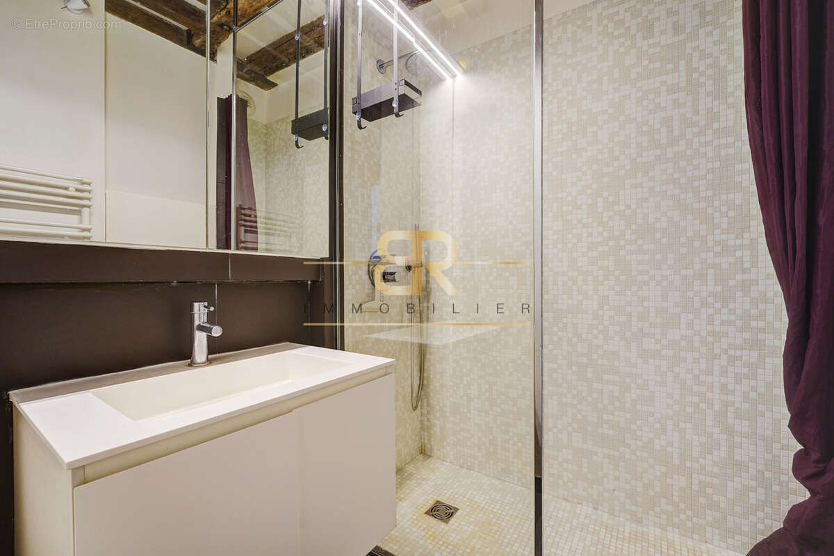 Commerce à PARIS-2E