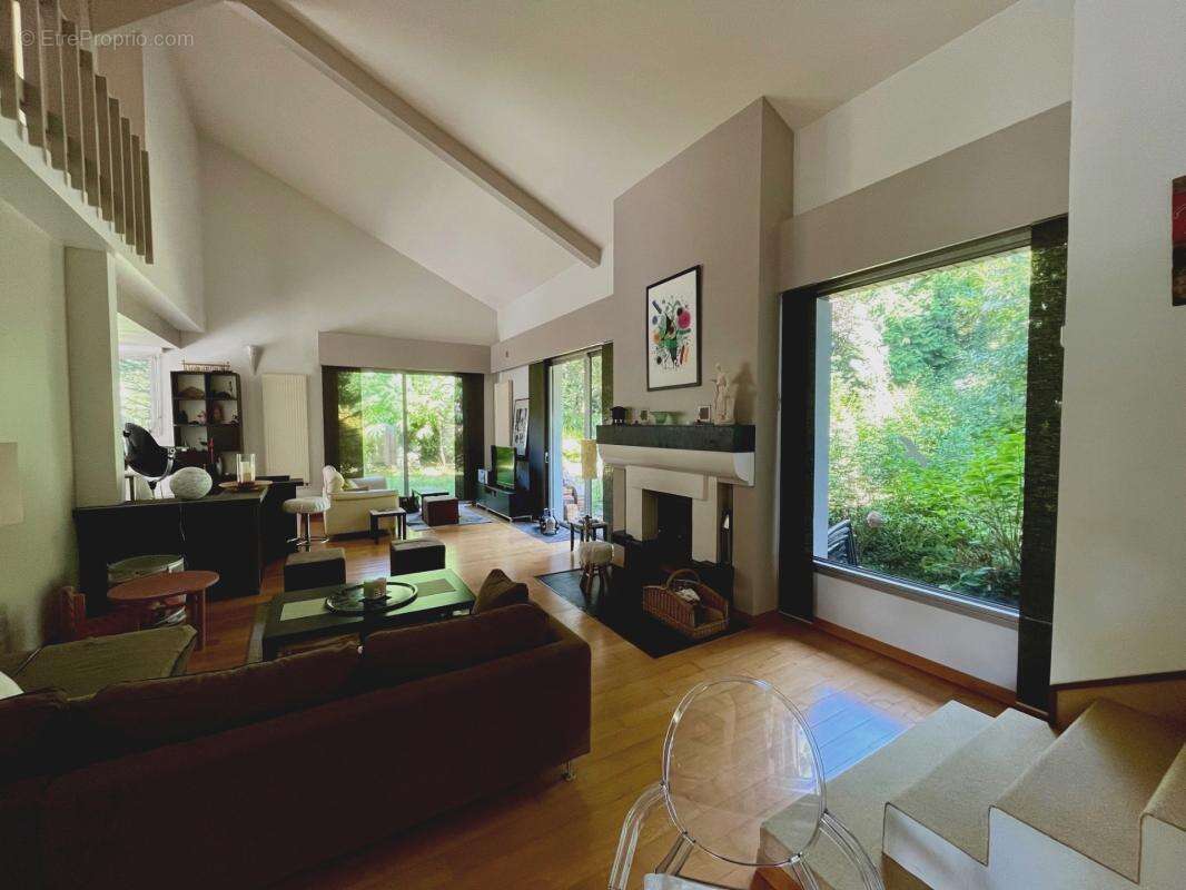 Magnifique Villa d'architecte avec jardin et garage, au centre-ville - photo 2