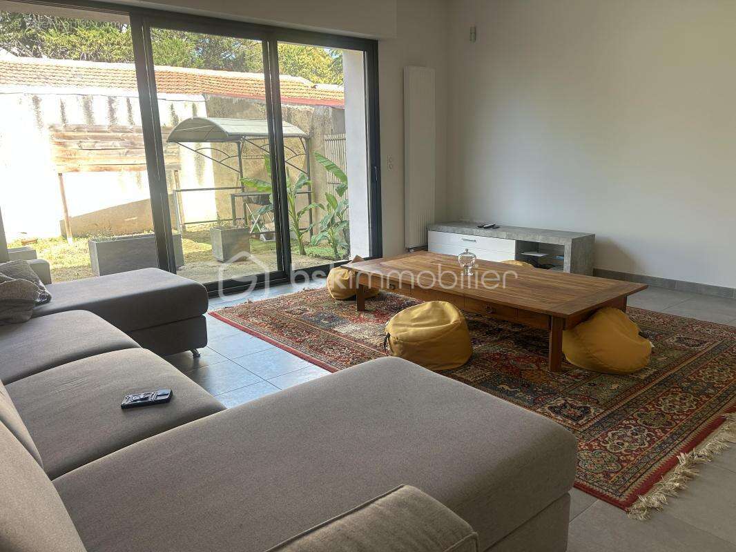 Jolie maison-centre ville -5 chambres - dont studio - grands garages - photo 2
