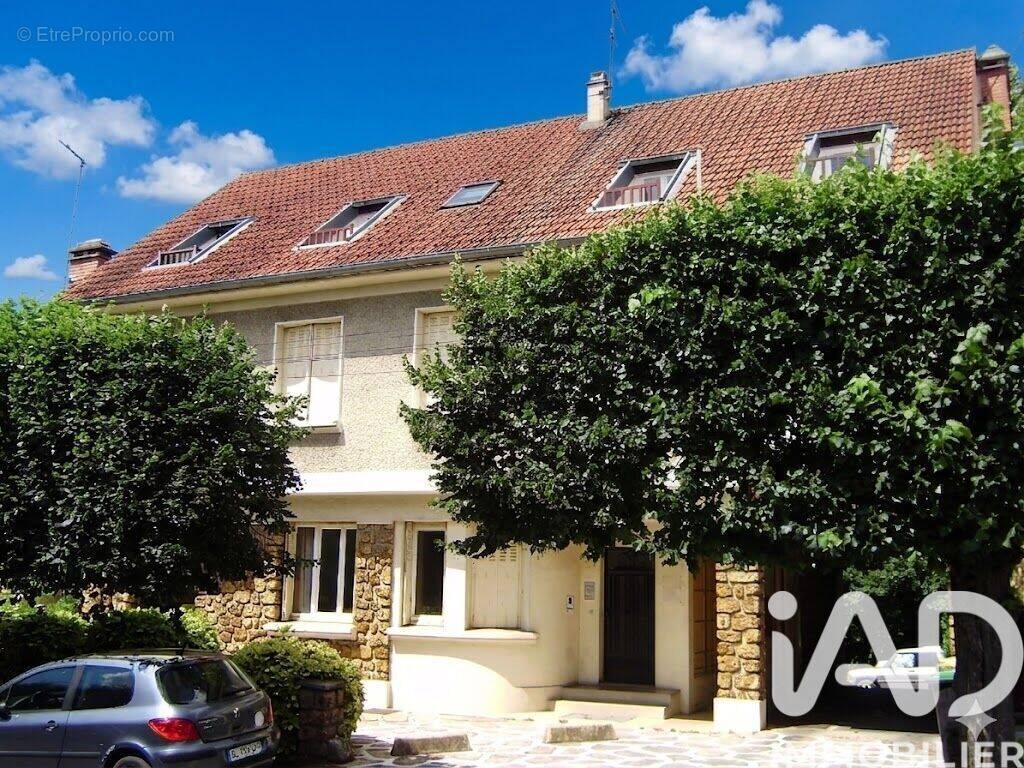 Photo 1 - Appartement à SAINTE-GENEVIEVE-DES-BOIS
