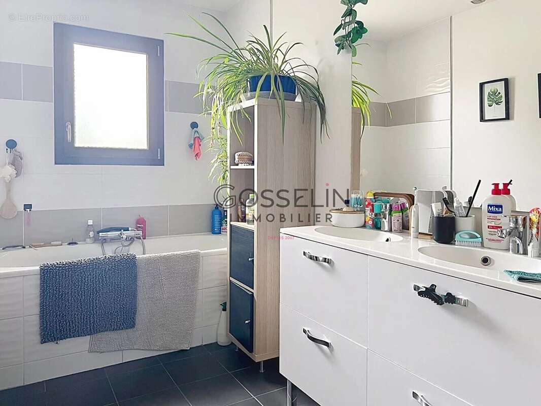 Maison à PARENTIS-EN-BORN