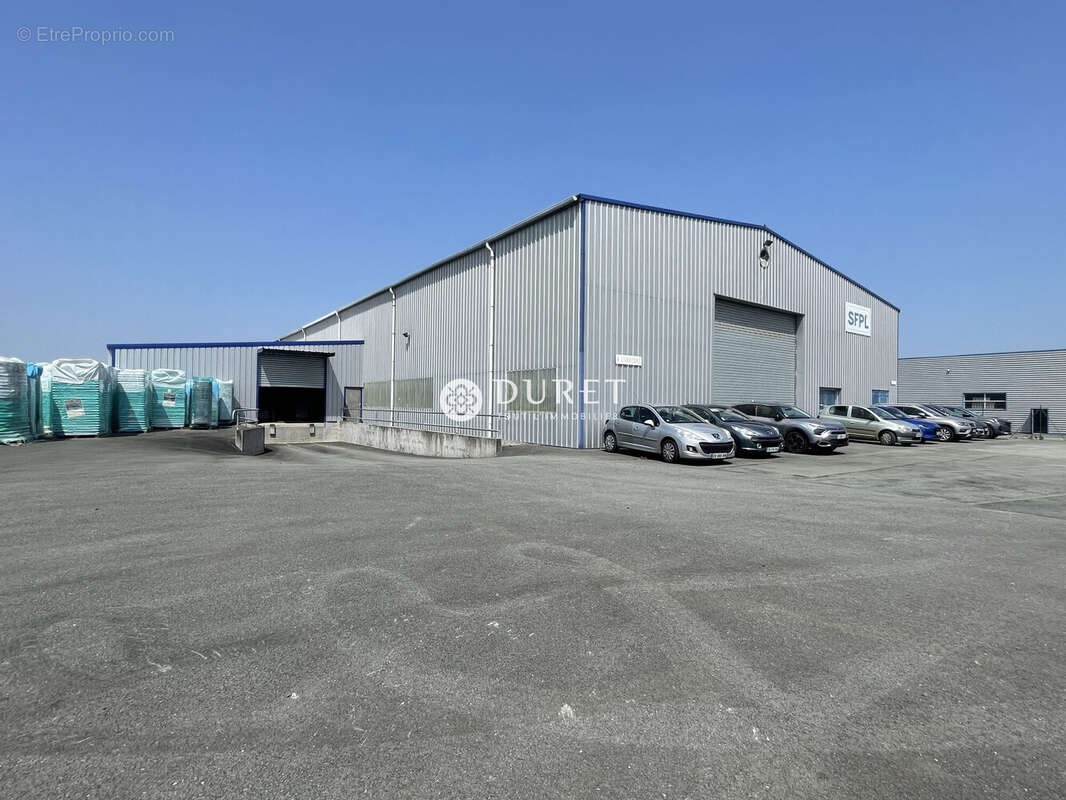 Commerce à FONTENAY-LE-COMTE