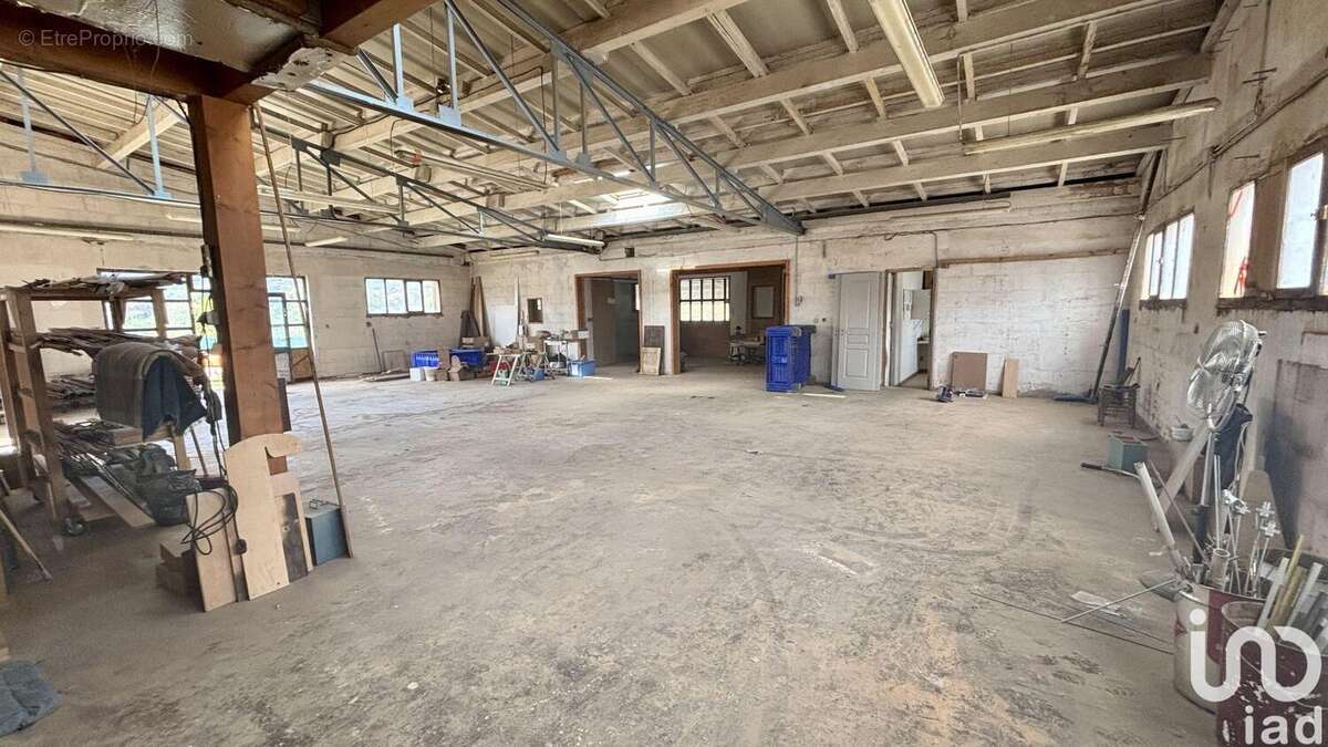 Photo 4 - Commerce à SAINT-ETIENNE-DE-FONTBELLON