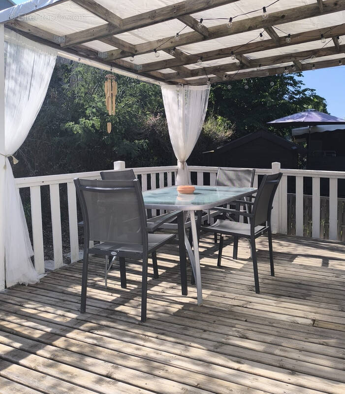 Autre à PUGET-SUR-ARGENS