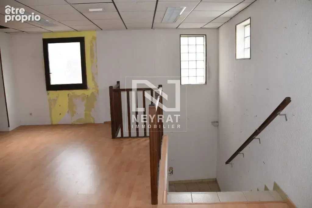 SAULIEU - immeuble avec Local commercial 230m² dans la rue principale - photo 9