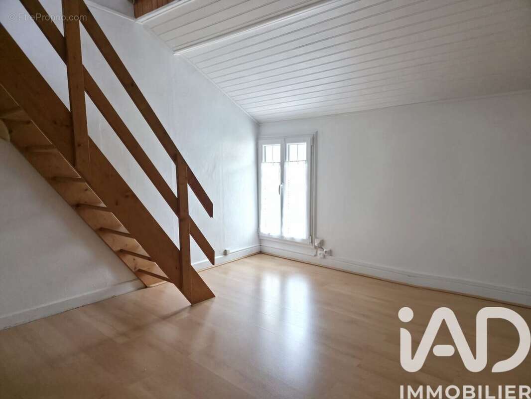 Maison 105 m² à Clos-Fontaine  - photo 7