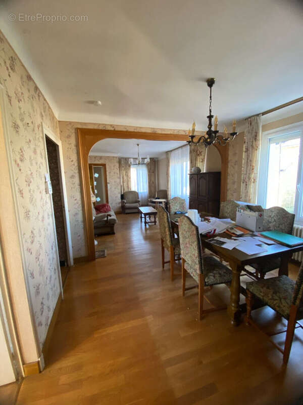 Maison à LA CHAUSSEE-SAINT-VICTOR