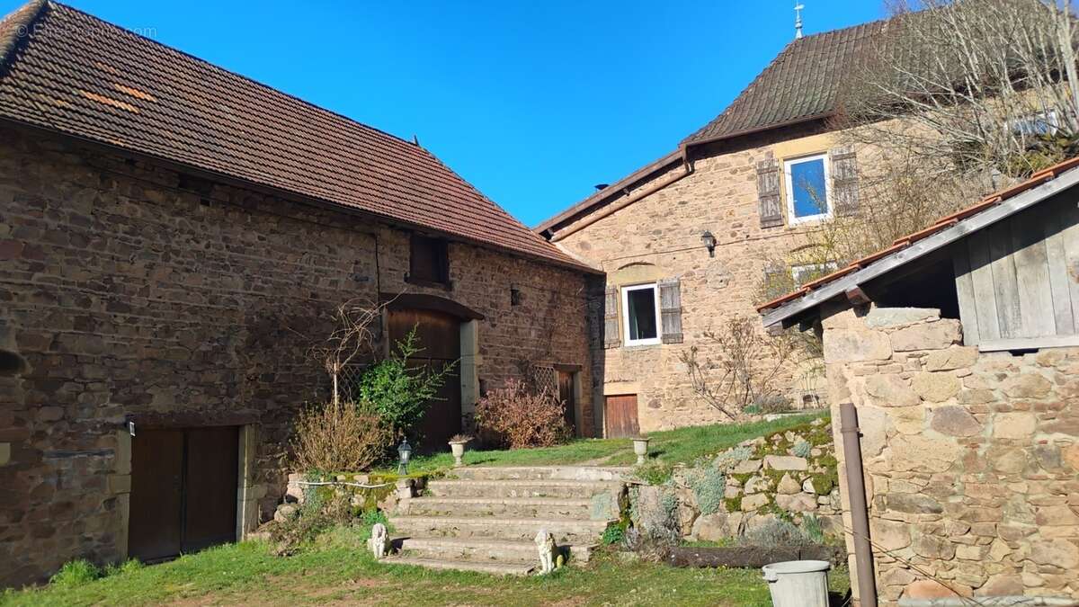 Maison de Maître bourguignonne Vue dégagée 7 pièces SAINT IGNY DE VERS (69) - photo 17