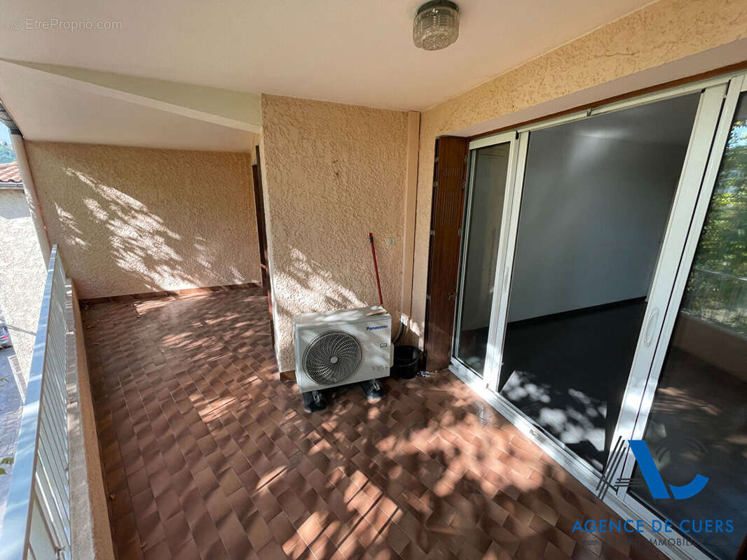 Appartement à CUERS