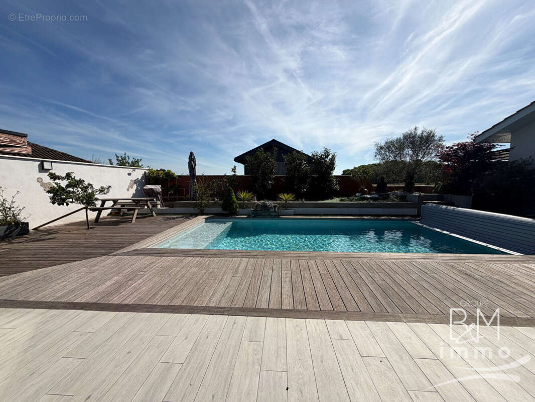 Maison à SAINT-GEOURS-DE-MAREMNE