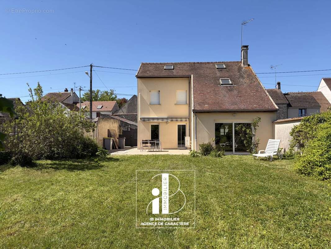 Maison à GREZ-SUR-LOING