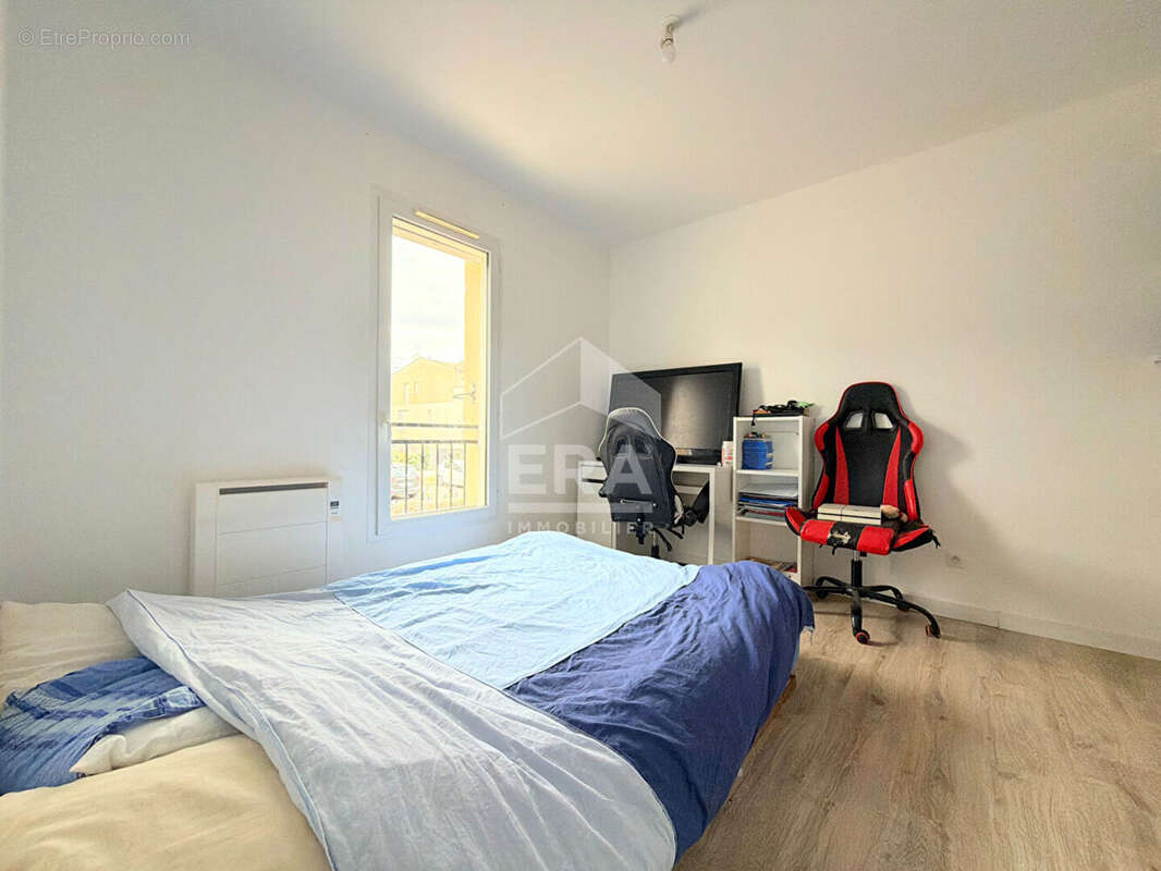 Maison à LE PUY-SAINTE-REPARADE