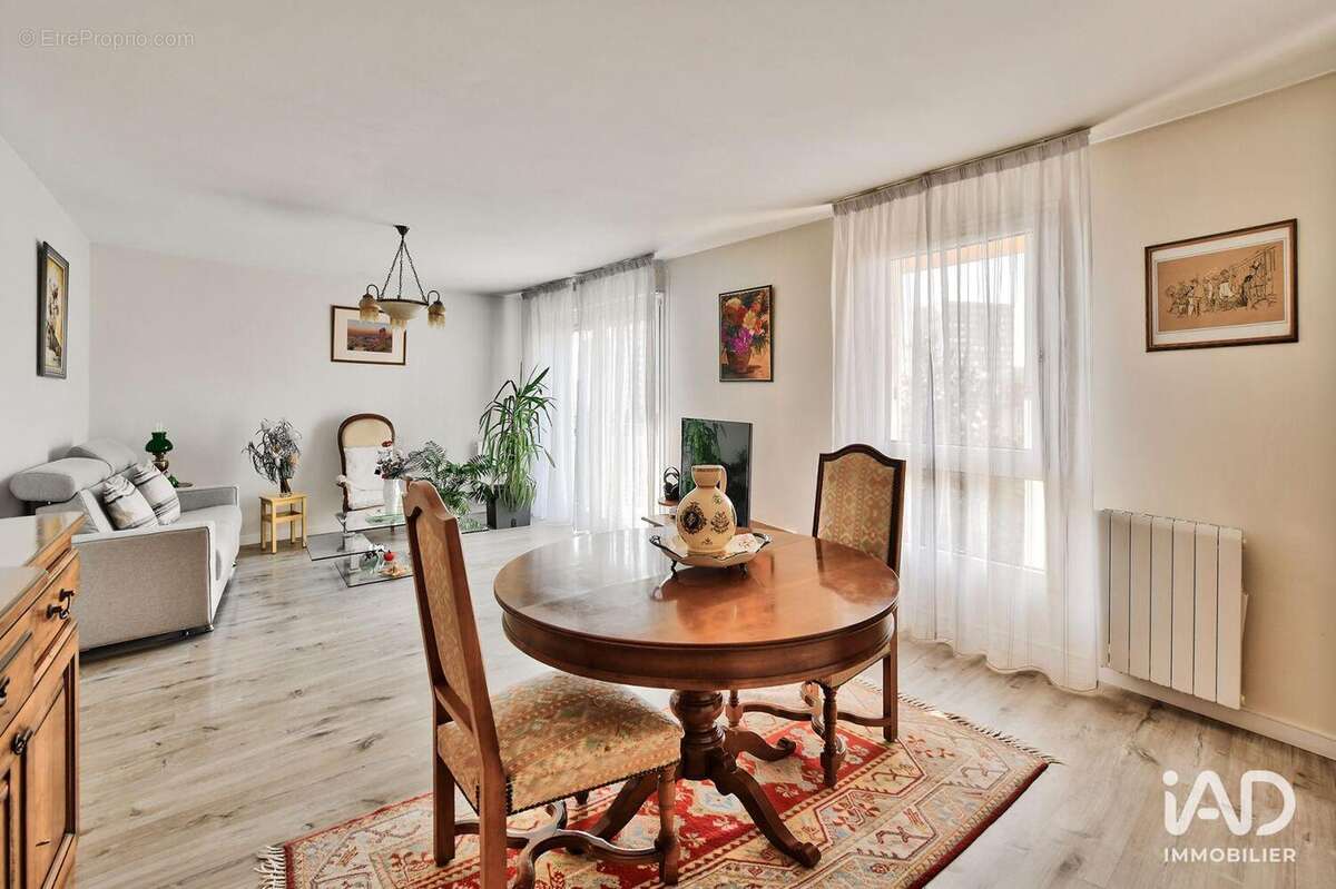 Photo 3 - Appartement à LYON-8E