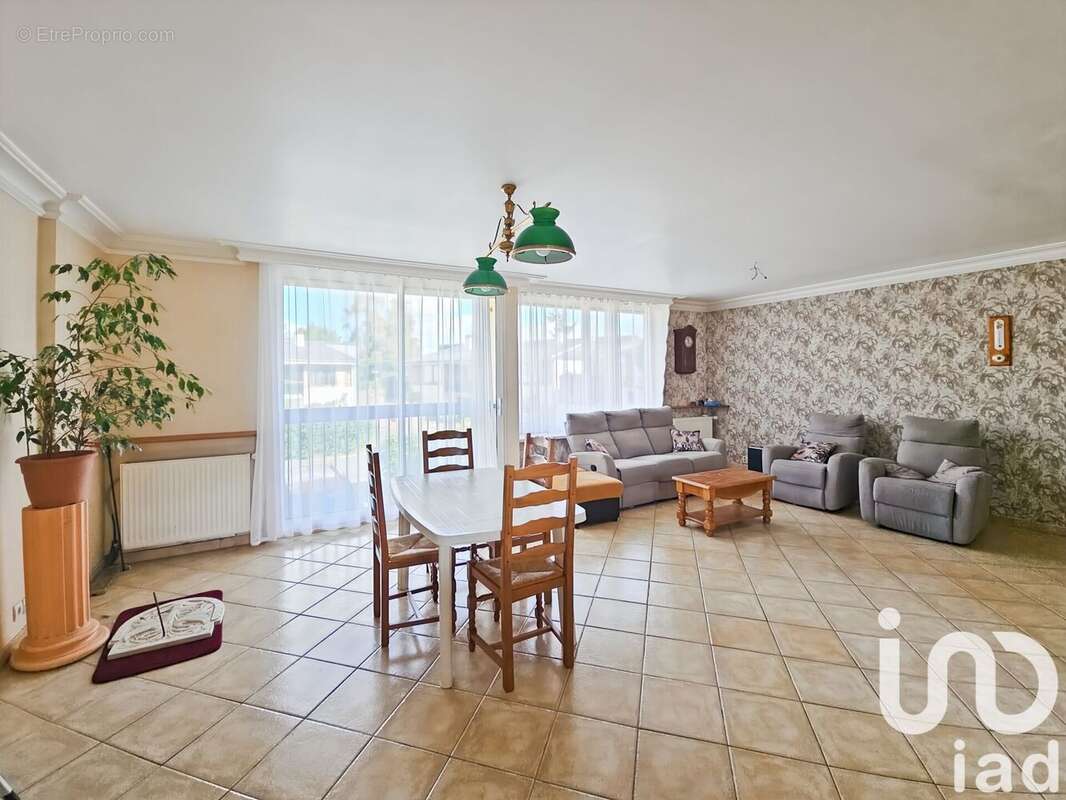 Photo 2 - Maison à BRIE-COMTE-ROBERT