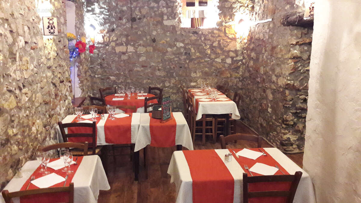 Vieil antibes beau fond de restaurant top emplacement - photo 2