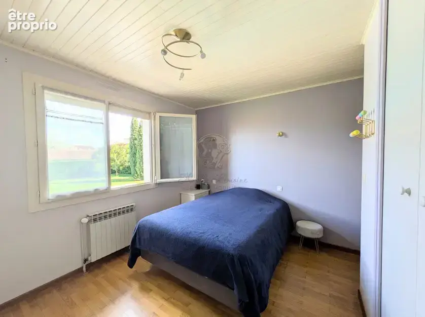 Maison avec piscine, vaste terrasse et fort potentiel d’évolution - photo 12