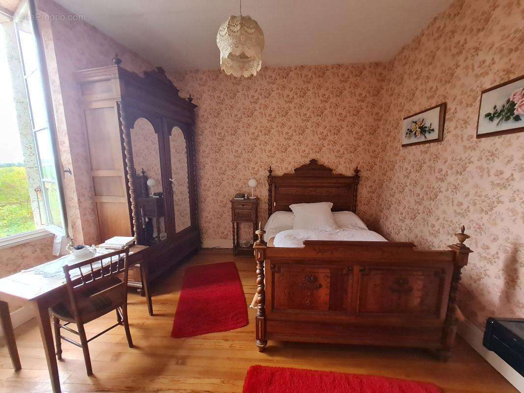 Maison à VALENCE-SUR-BAISE