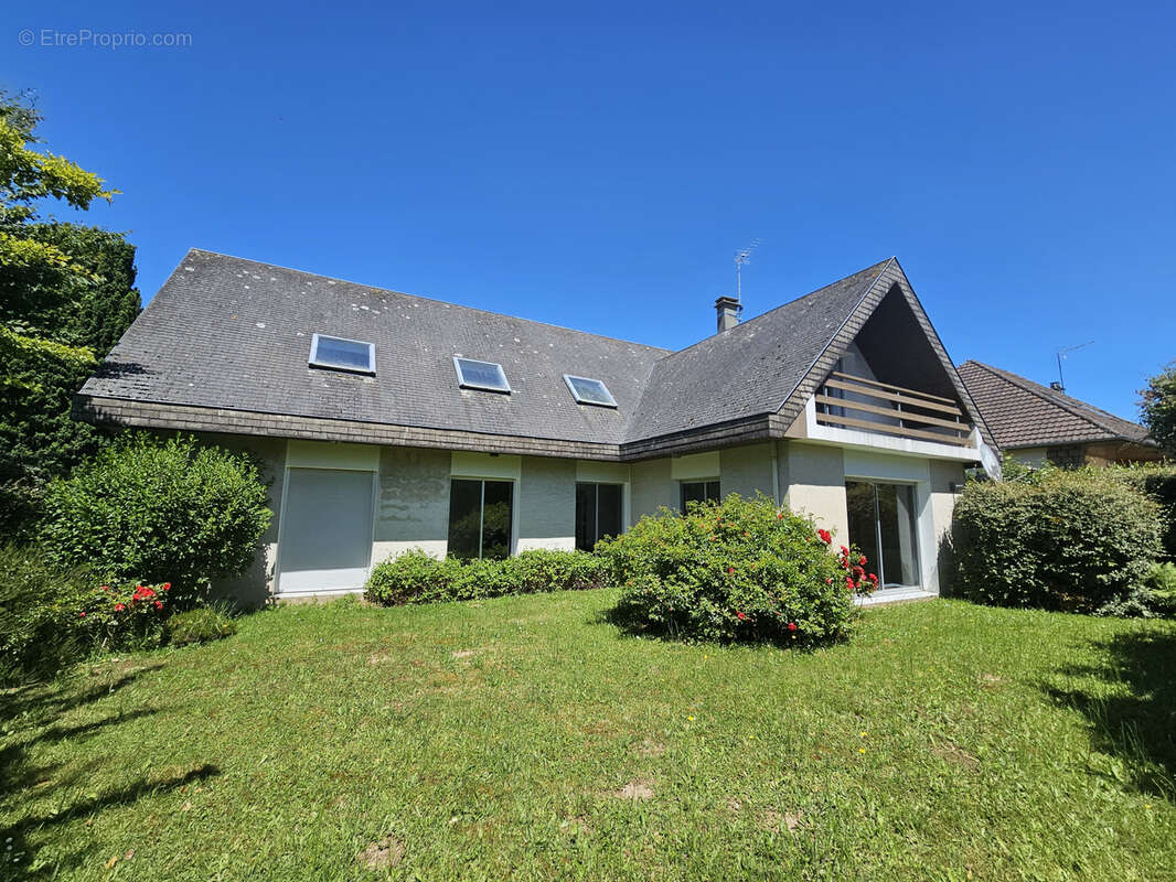 Maison à SAINT-JEAN-DES-CHAMPS