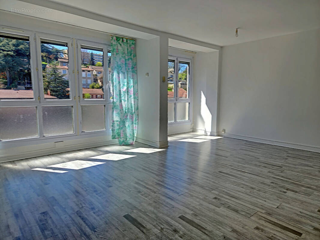 Appartement à SAINT-ETIENNE