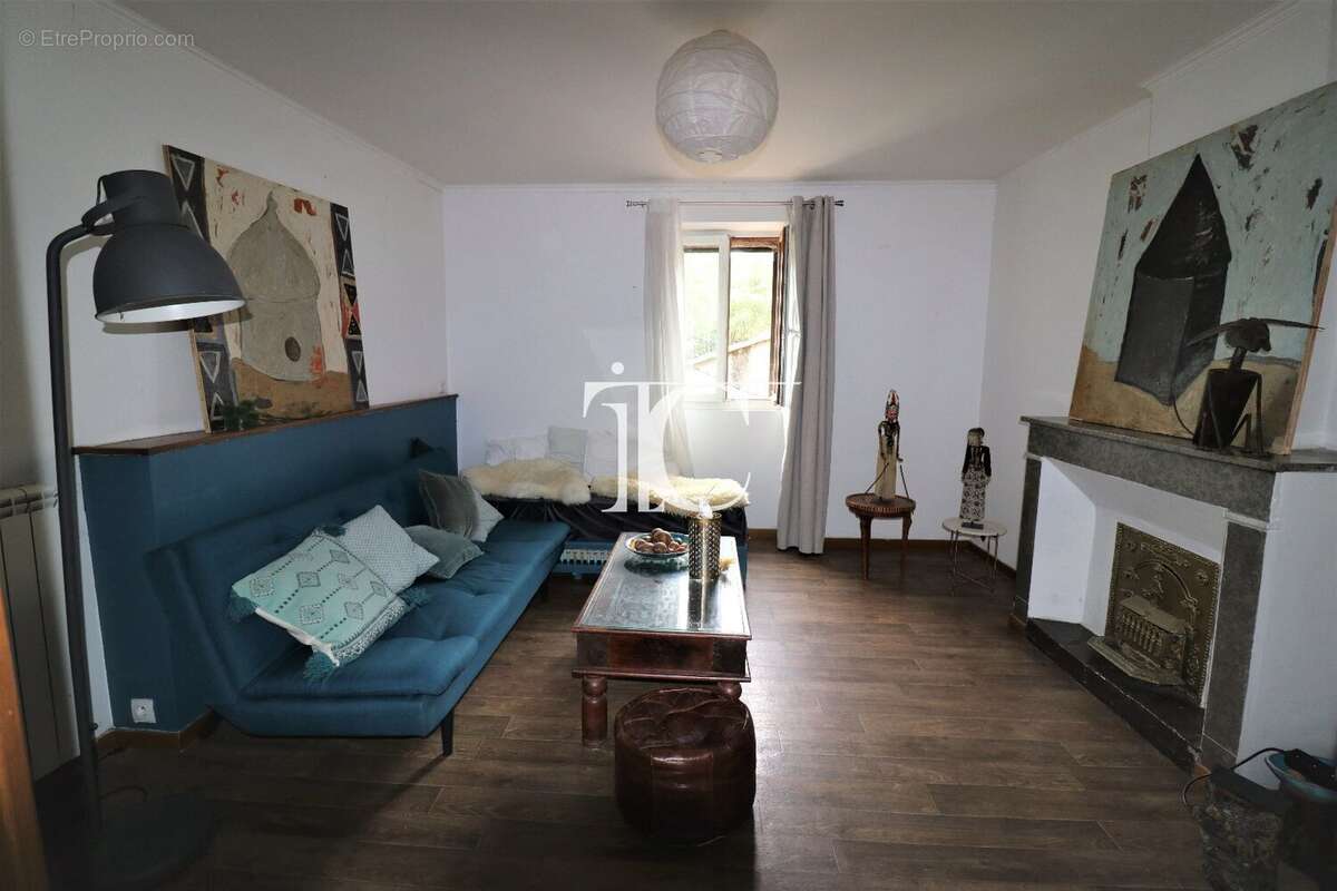 Maison à MOLIERES-SUR-CEZE