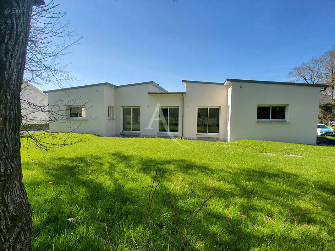Maison à NOZAY