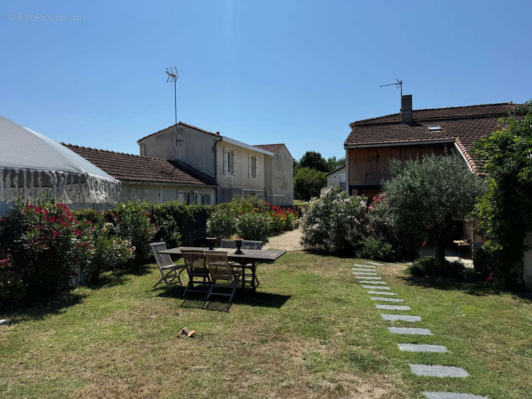 Arvert, Villa de charme 180m2 avec jardin paysagé, piscine. - photo 13