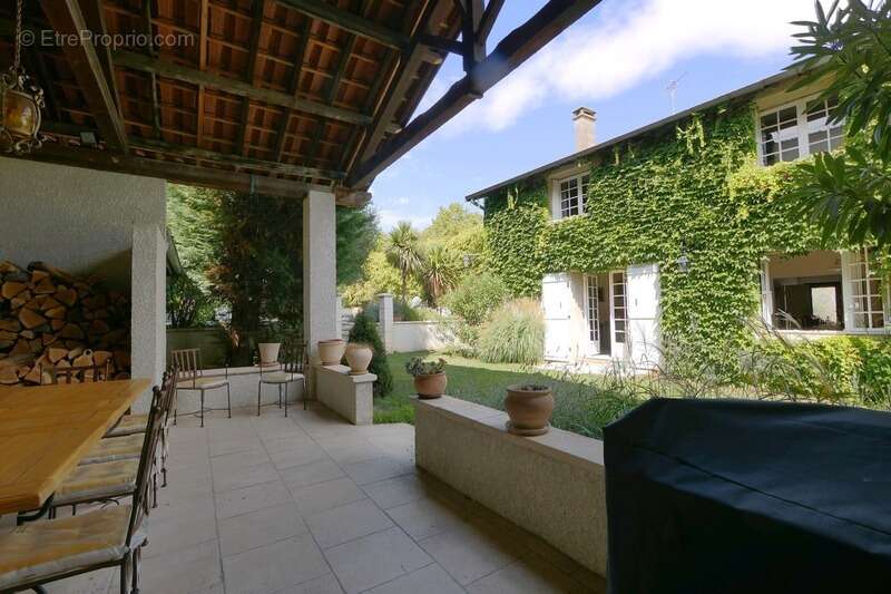 Maison à MIONS