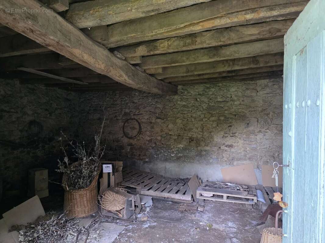 Maison à DOMPIERRE-LES-EGLISES