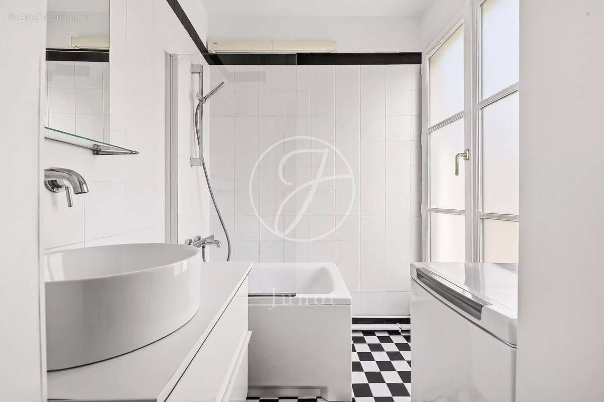 Appartement à PARIS-9E