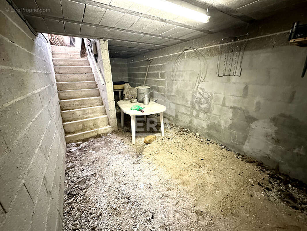 Maison à VILLENEUVE-LA-GUYARD