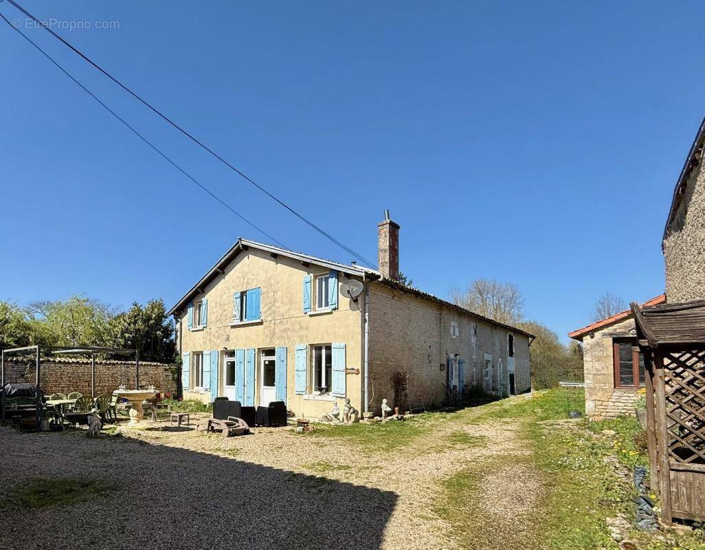 Maison à TILLOU