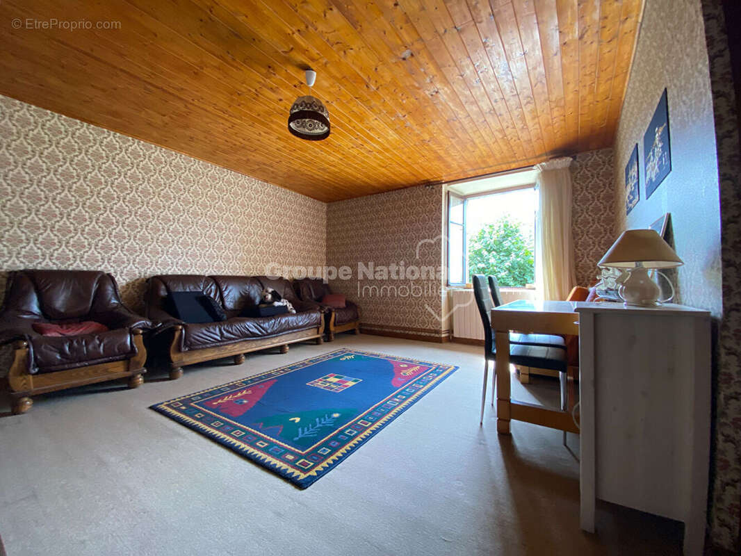 Maison à SAINT-MARTIN-DE-FUGERES