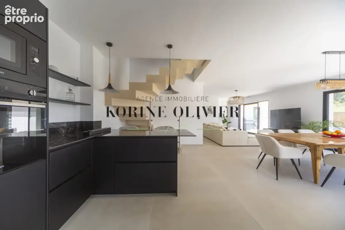 Maison 7 pièces 210 m² à vendre à Ventabren (13122) - photo 9