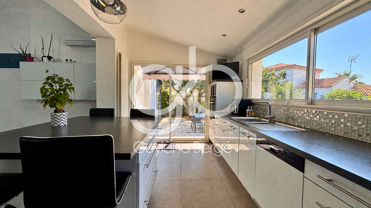 Villa T6 familiale avec piscine à Pérols   Quartier résidentiel recherché aux portes de Montpellier - photo 8