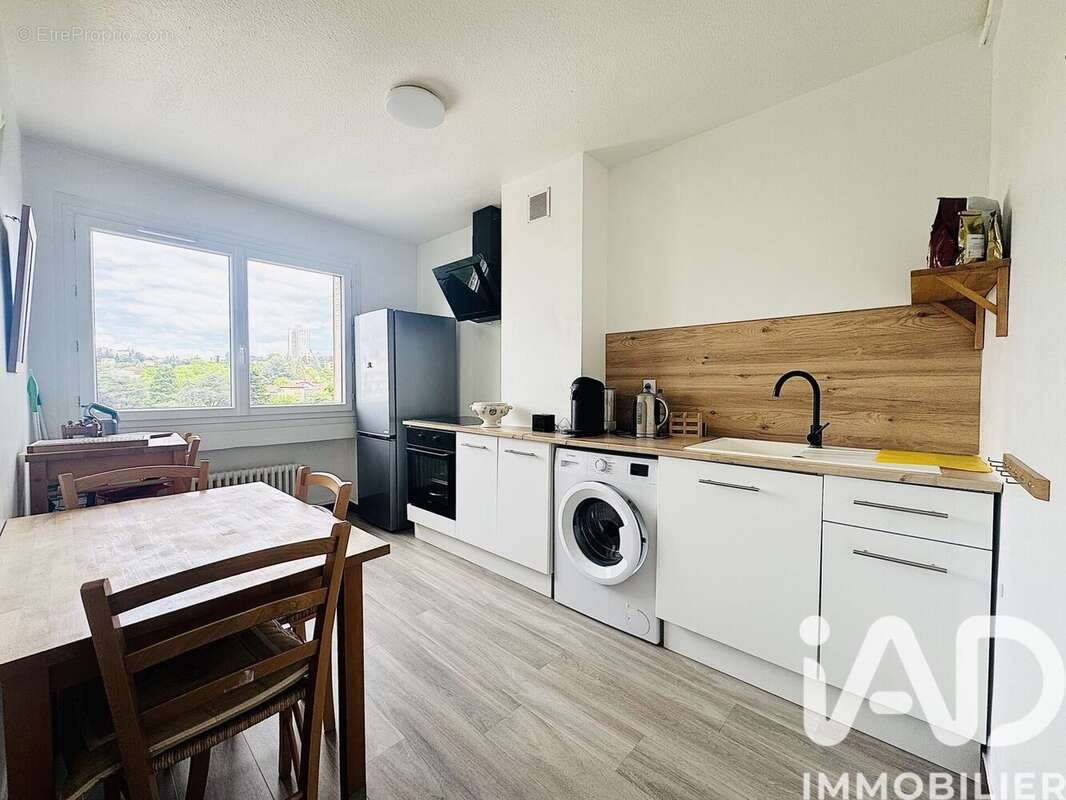Photo 3 - Appartement à SAINT-ETIENNE