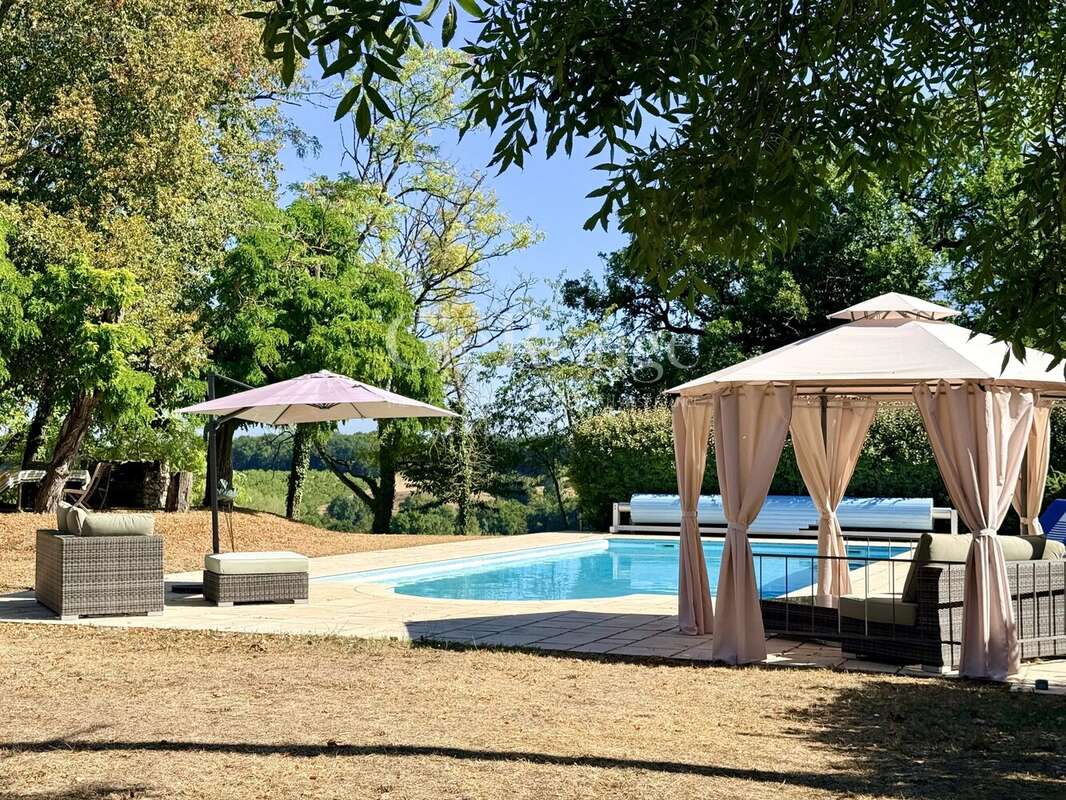 Près d'Eymet - Magnifique château de 5/6 chambres, sur un terrain de 1,6 hectare - photo 38