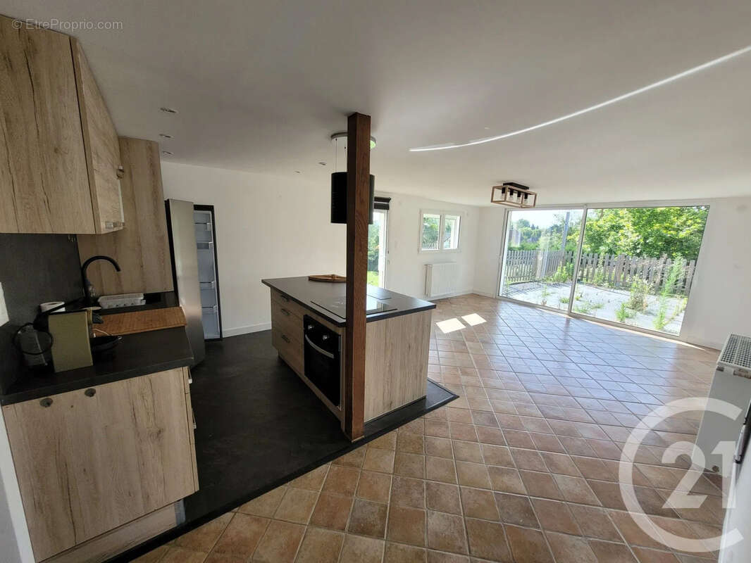 Maison 135 m² à Louhans  - photo 2