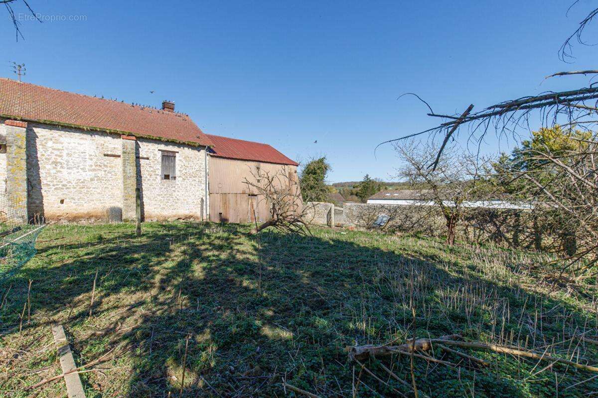 EXCLUSIVITÉ PROPRIÉTÉS-PRIVÉES: Terrain constructible sur Longuesse - photo 4