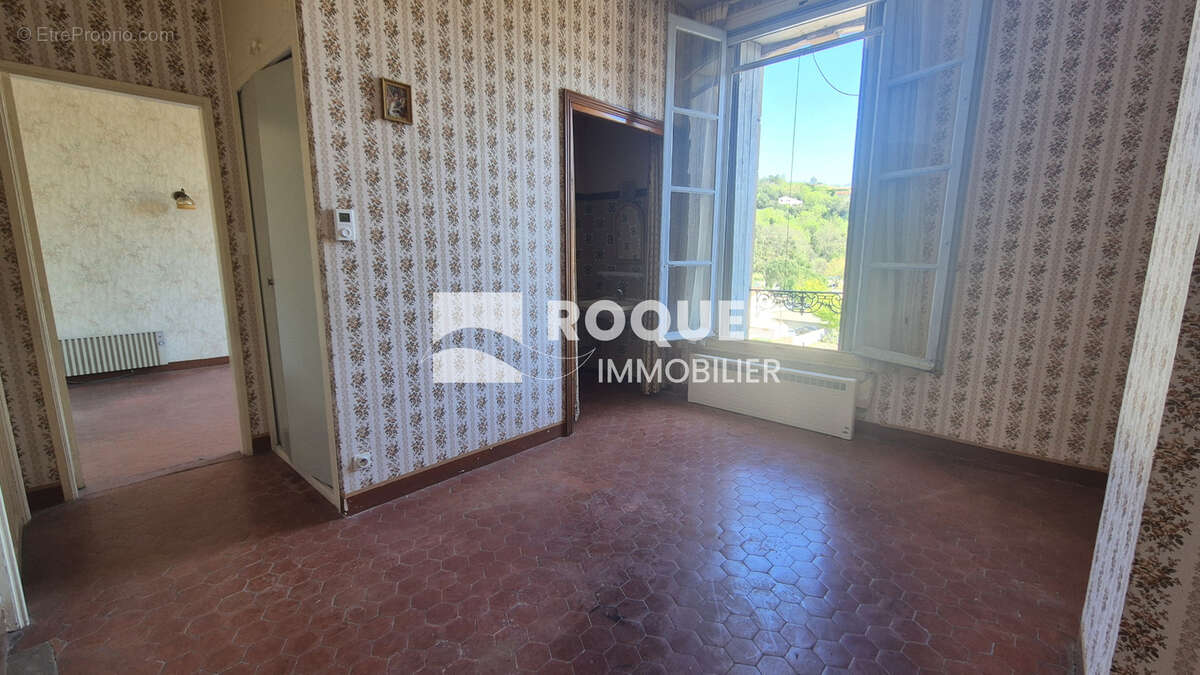 Appartement à LAMALOU-LES-BAINS
