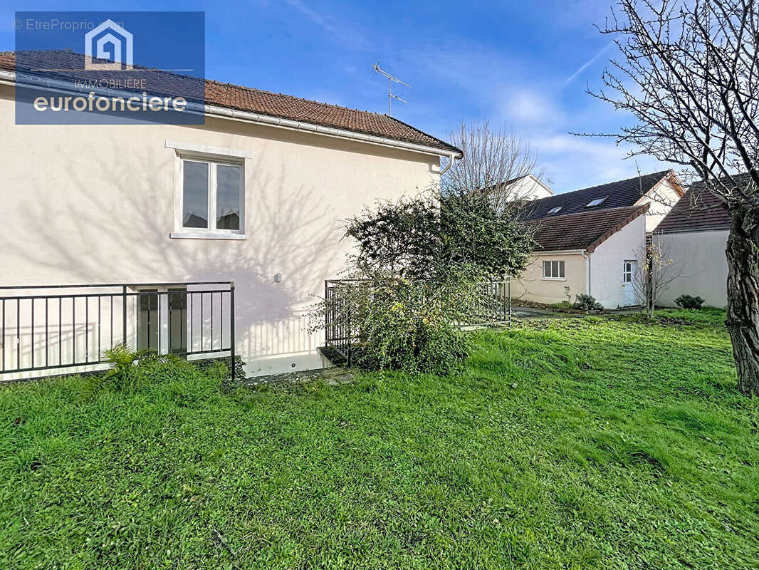 Maison à SAINTE-SAVINE