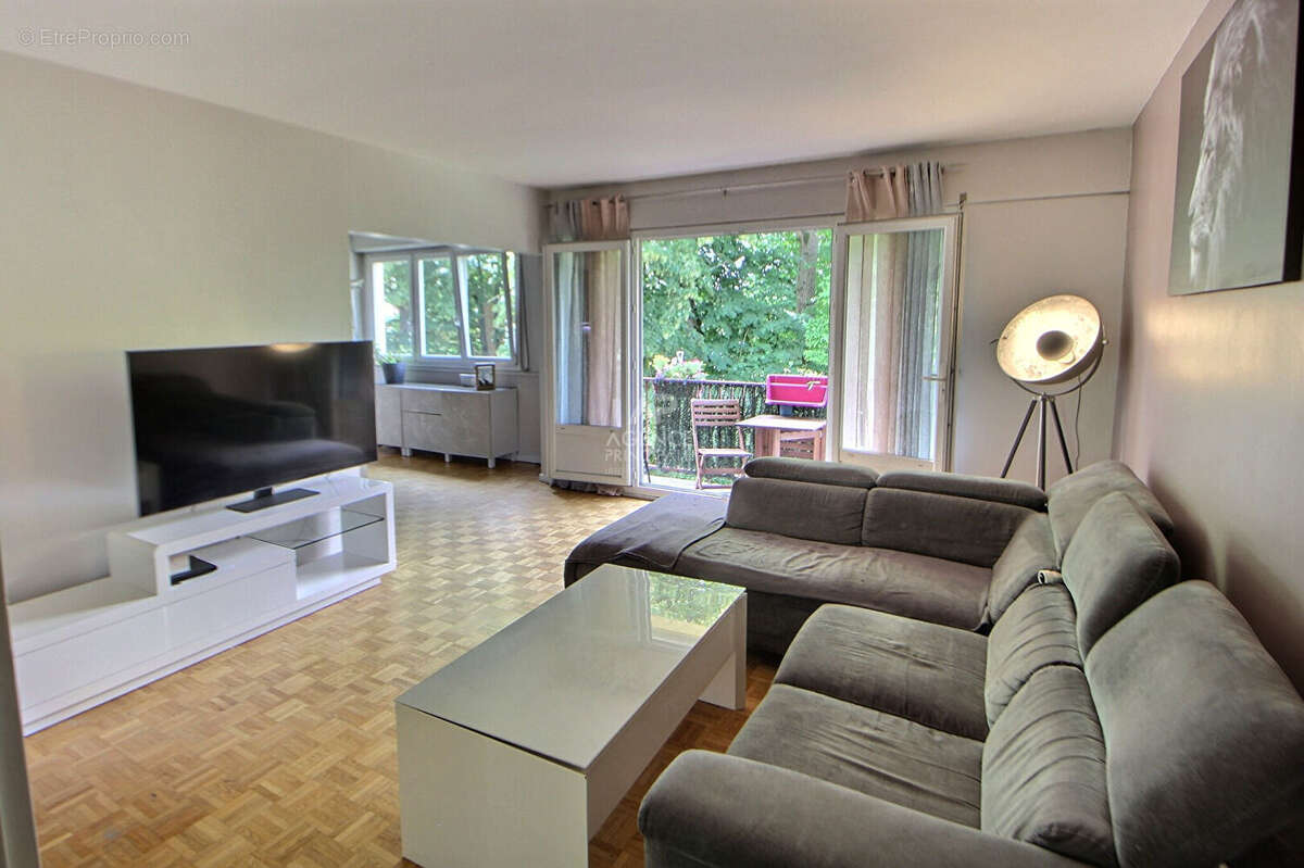 Appartement à VERNEUIL-SUR-SEINE