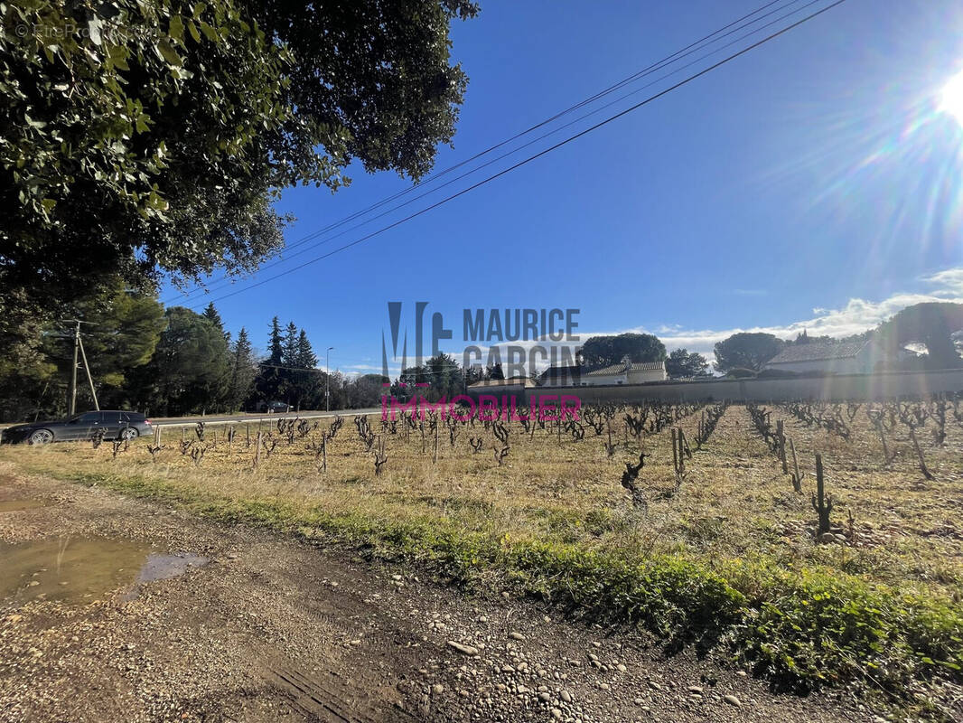 Terrain à SORGUES