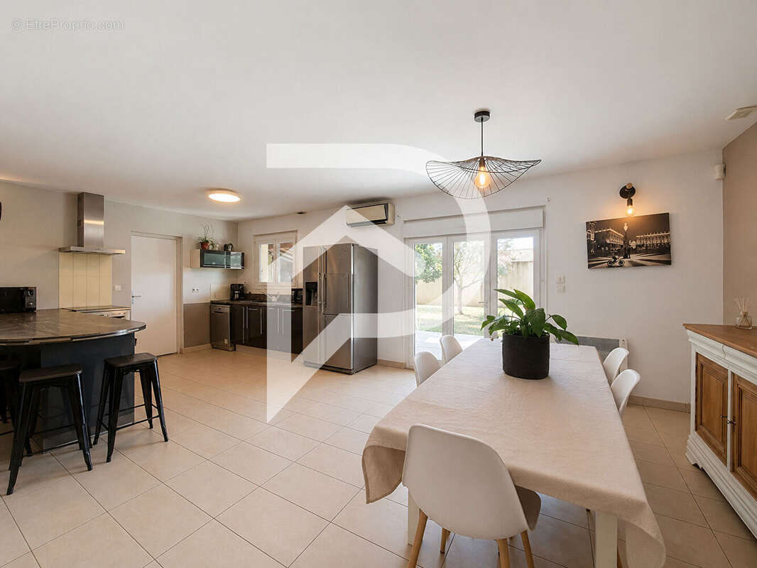 Maison à vendre Donzère 4 pièce(s) 120 m2 - photo 3