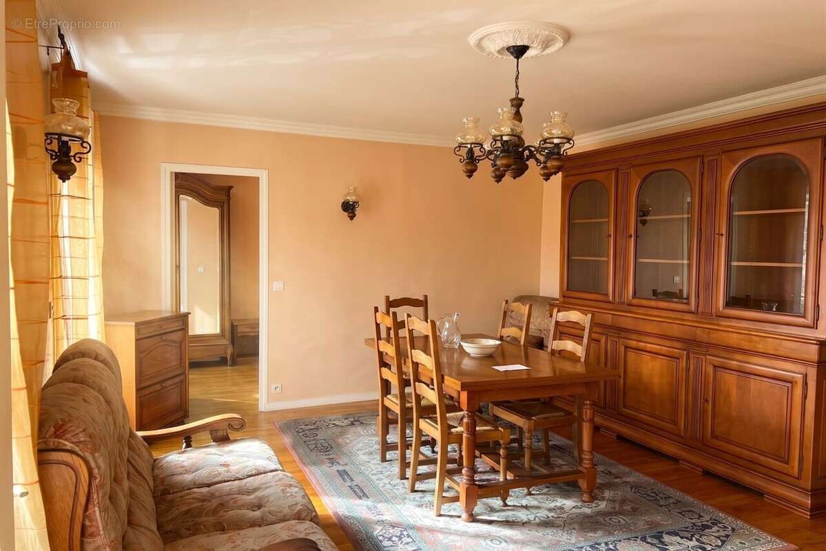 Appartement à SAINT-MAUR-DES-FOSSES