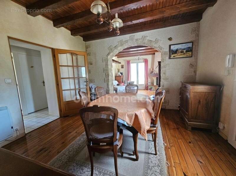  Maison familiale de 120 m², trois chambres et un bureau. 6 pièces PUYMOYEN (16) - photo 5