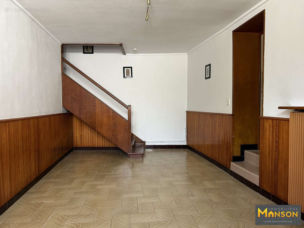 hall d&#039;entrée - Maison à PONT-SAINT-VINCENT