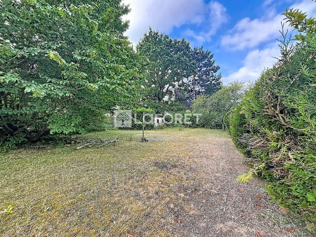 Terrain à bâtir de 850 m² - Emplacement privilégié à Chatou, en limite du Vésinet - photo 2